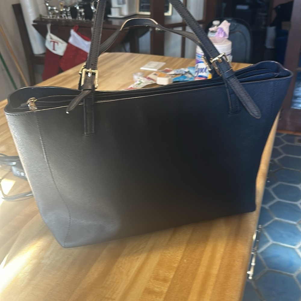 Tory Burch - Picture 3 of 11
